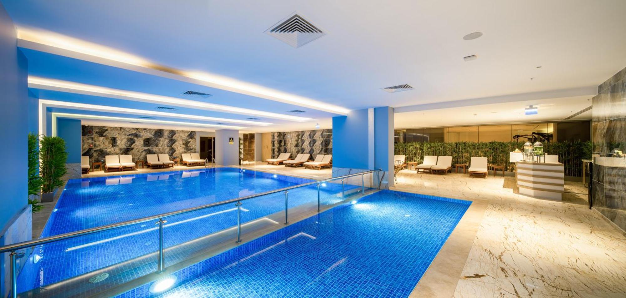 Concorde Tower Hotel & Casino Nicosia Exterior foto Indoor pool
